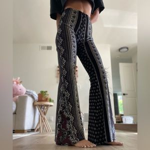 NWOT Novella Royale Velvet Janis Bells Dark Berry Paisley S